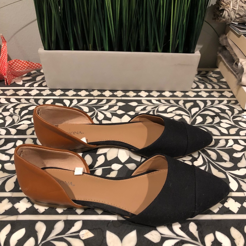 Black and Tan flats